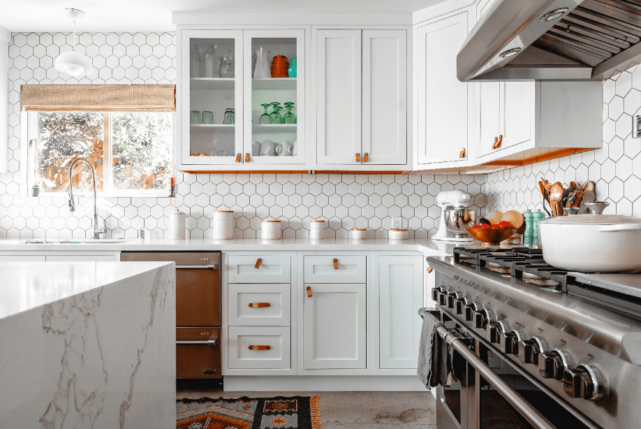 a beautiful and organized kitchen remodel on a budget