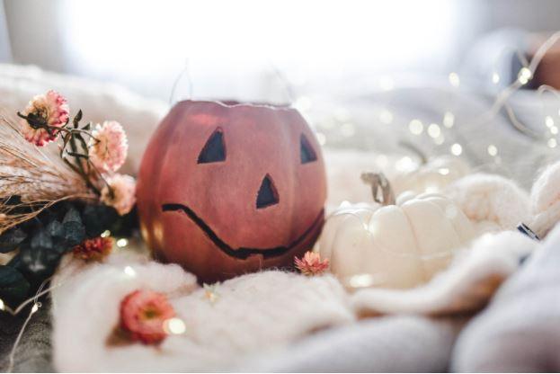 Spooky-chic, anyone? 6 ways to bring that Halloween spirit home