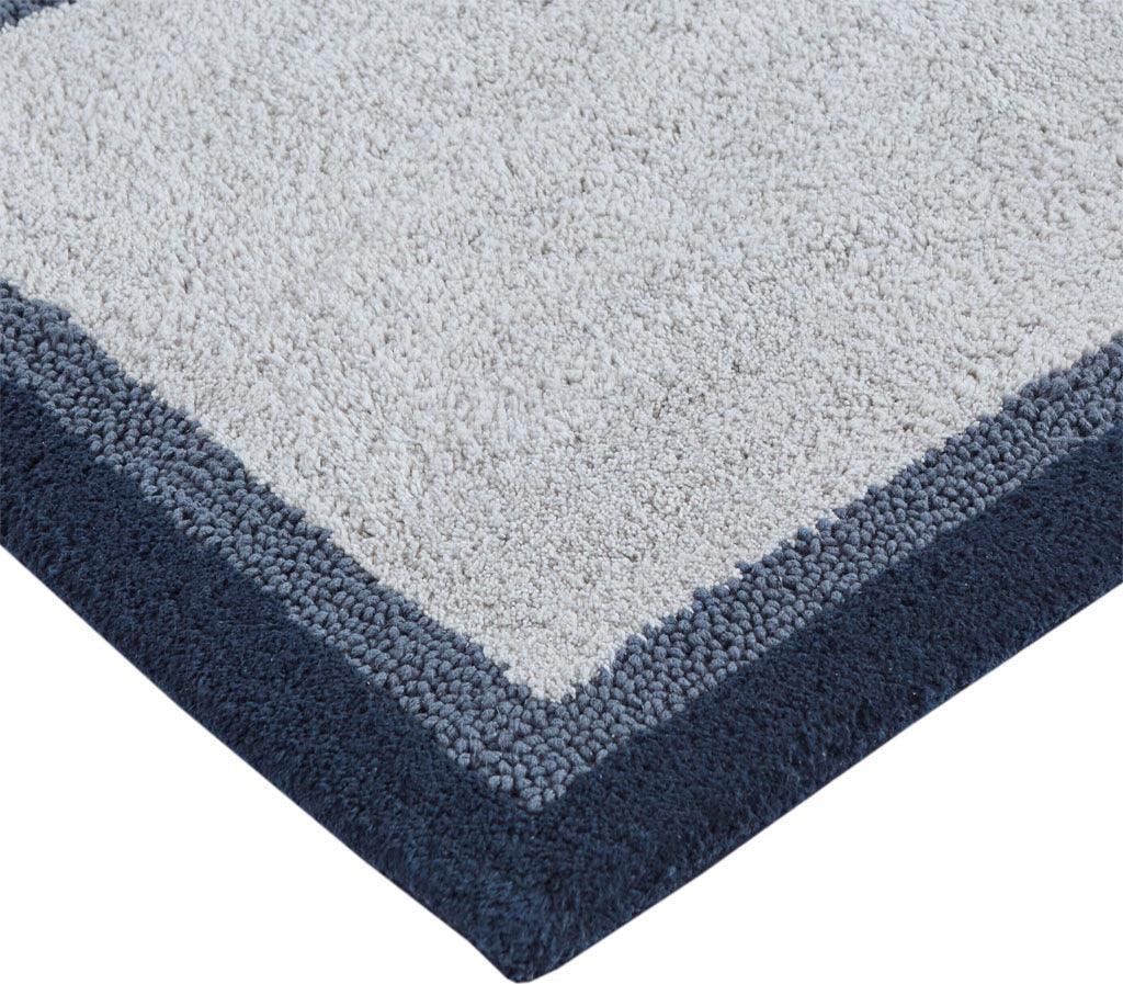 Olliix.com Bath Rugs - Amherst 24" Bath Rug Navy