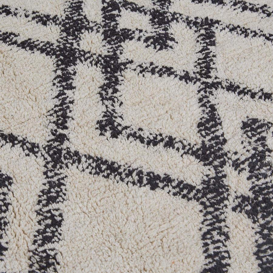 Olliix.com Bath Rugs - Ansel Geo Diamond Yarn Dyed Cotton Tufted Bath Rug Black & Neutral