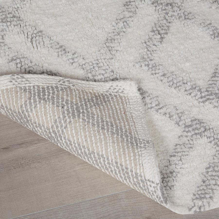 Olliix.com Bath Rugs - Ansel Geo Diamond Yarn Dyed Cotton Tufted Bath Rug Grey & White