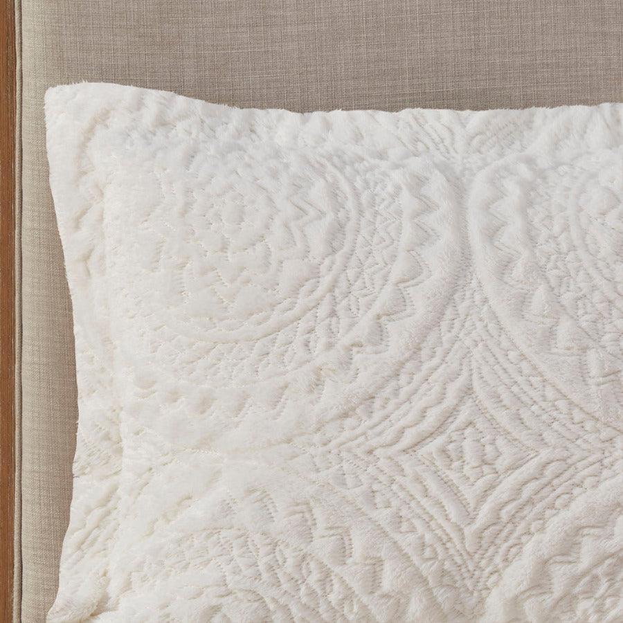 Olliix.com Duvet & Duvet Sets - Arya Embroidered Medallion Faux Fur Ultra Plush Duvet Cover Set King Ivory