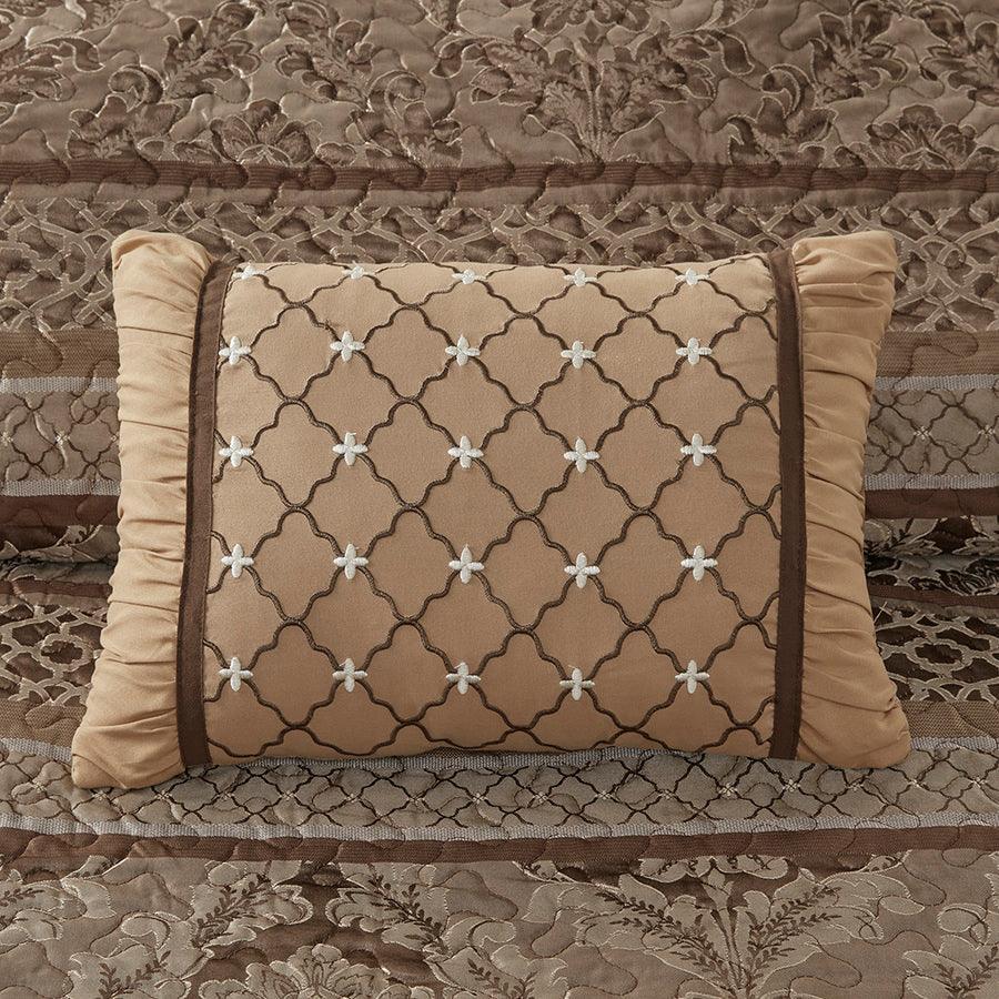 https://www.casaone.com/cdn/shop/files/bellagio-queen-5-piece-reversible-jacquard-bedspread-set-brown-and-gold-olliix-com-casaone-6.jpg?v=1686677294