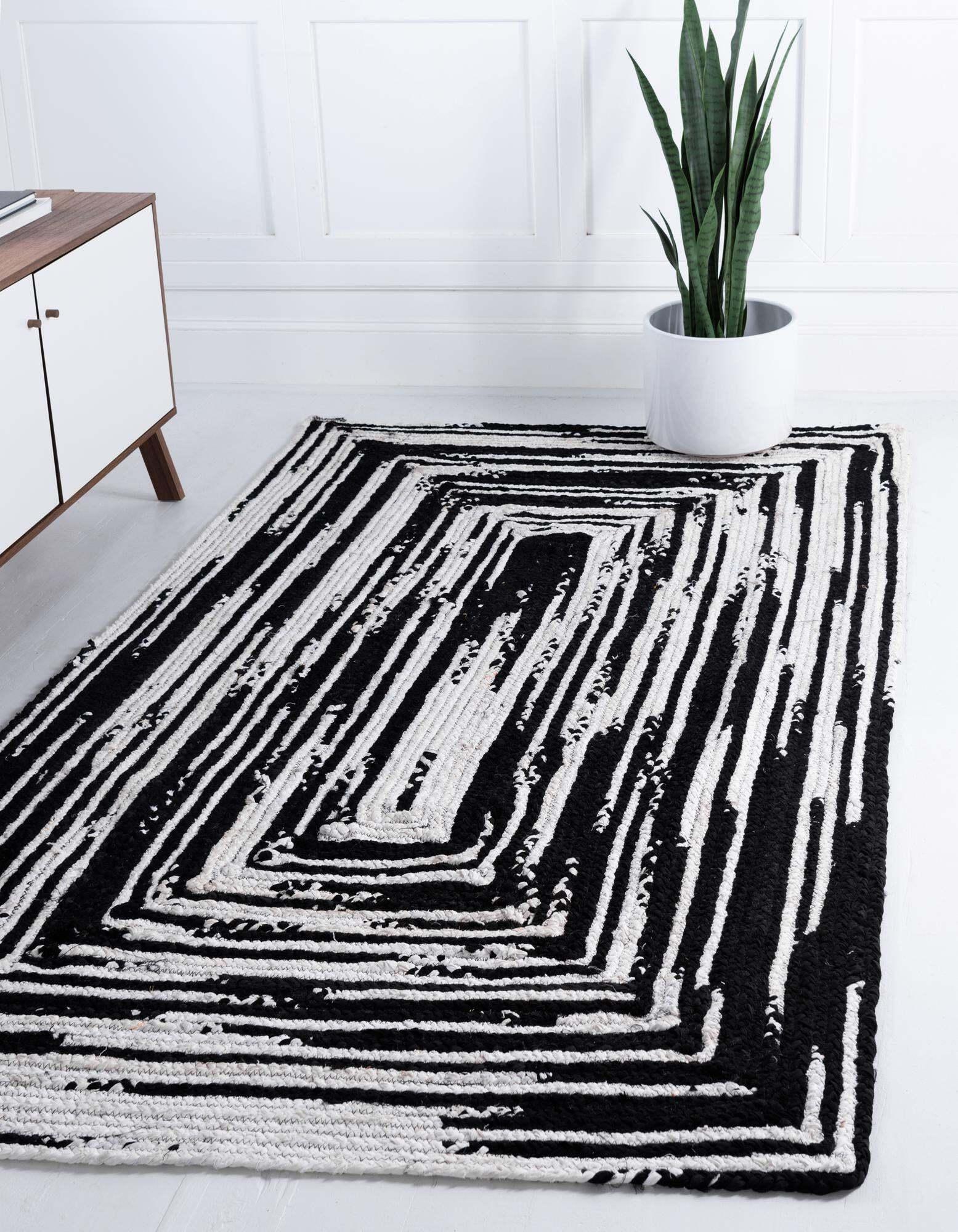 Unique Loom Indoor Rugs - Braided Chindi Abstract Rectangular 8x10 Rug Black & White