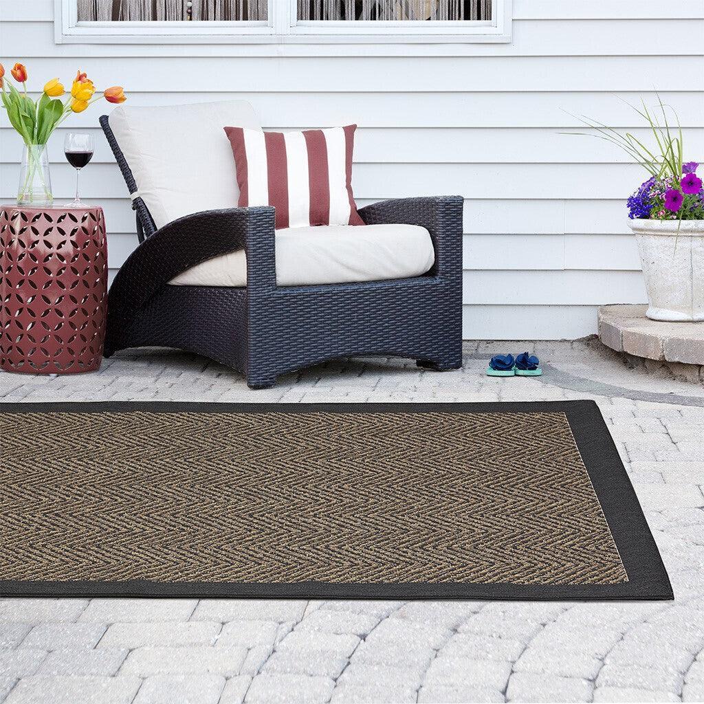Olliix.com Indoor Rugs - Dover Textured 5 x 7 Rug Natural | Black