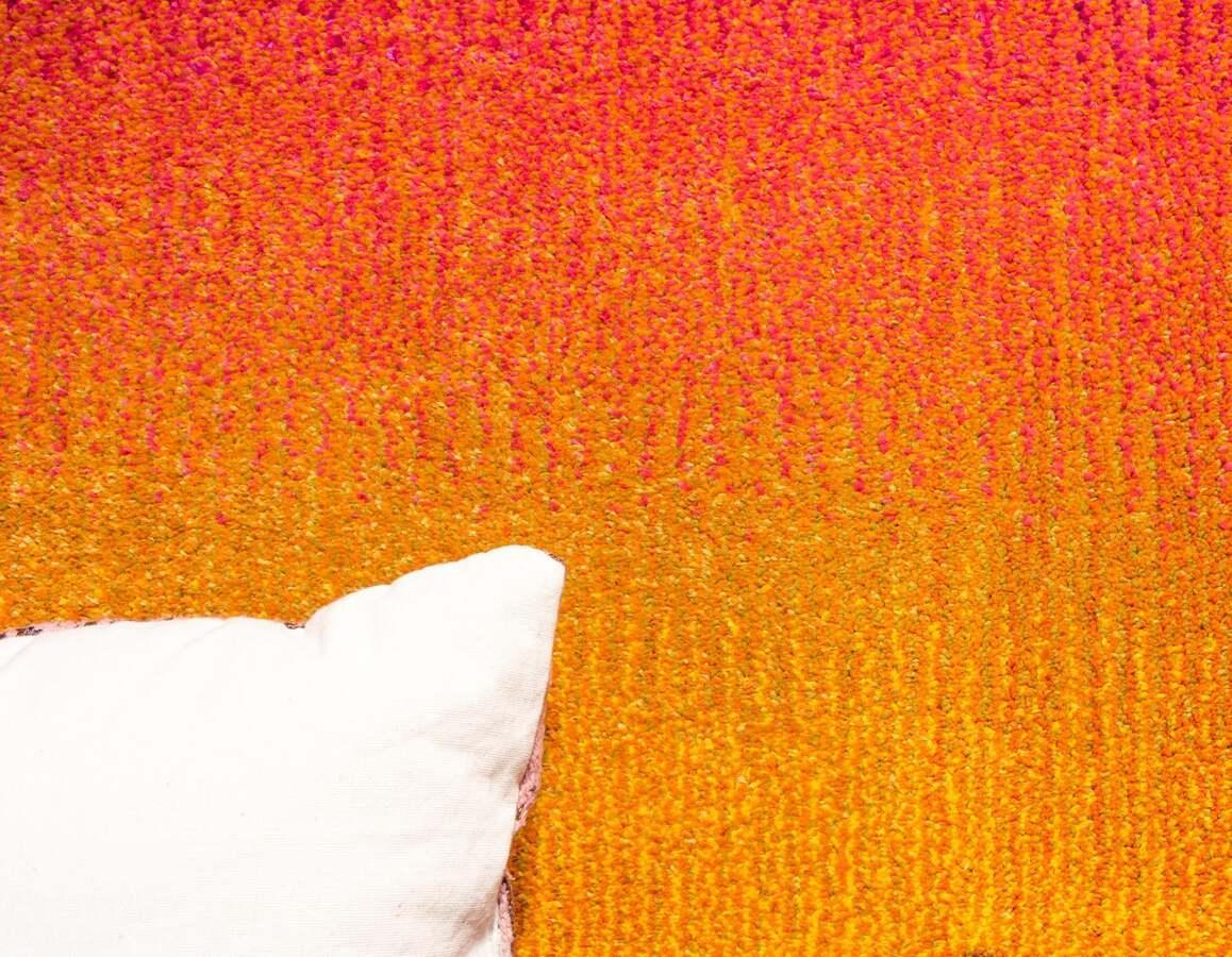 Unique Loom Indoor Rugs - Estrella Gradient Palace Pink & Gold
