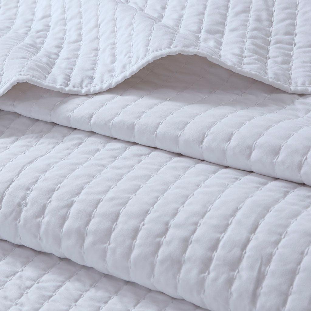 Olliix.com Comforters & Blankets - Keaton Twin/Twin XL 2-Piece Reversible Coverlet Set White