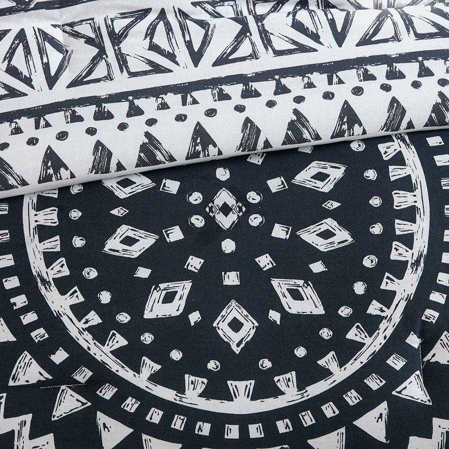 Olliix.com Comforters & Blankets - Larisa 7 Piece Cotton 20 " D Reversible Comforter Set Black Full/Queen