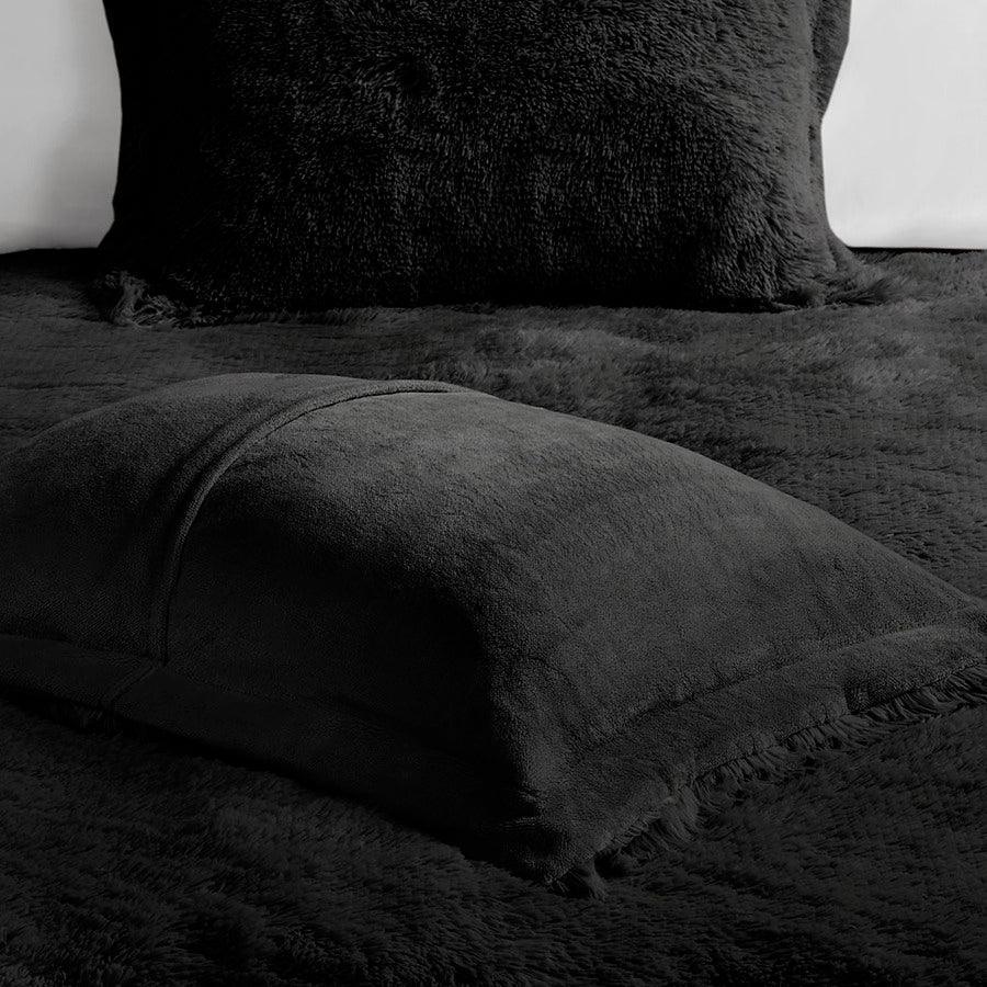 Olliix.com Comforters & Blankets - Malea King/Cal King Comforter (Set) Black