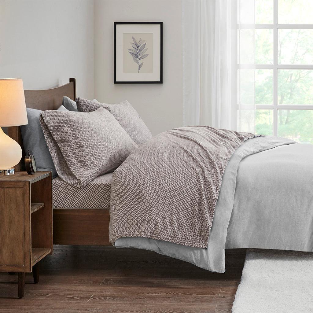 Olliix.com Sheets & Sheet Sets - Micro Fleece Queen Sheet Set Gray Diamond