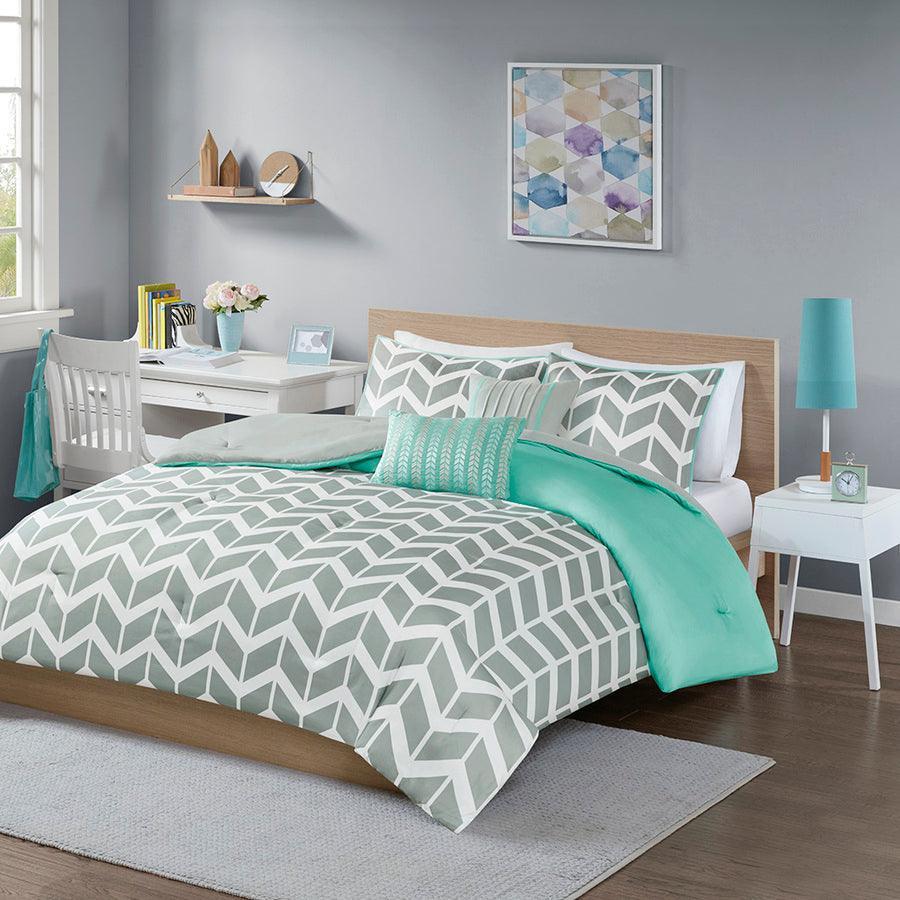 Olliix.com Comforters & Blankets - Nadia Comforter Set Teal King/Cal King