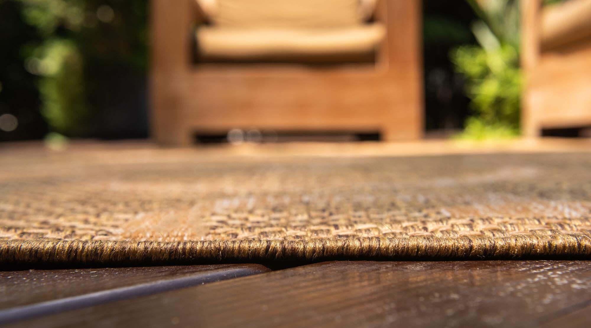 Unique Loom Outdoor Rugs - Outdoor Botanical Damask 4x6 Rug Brown & Beige