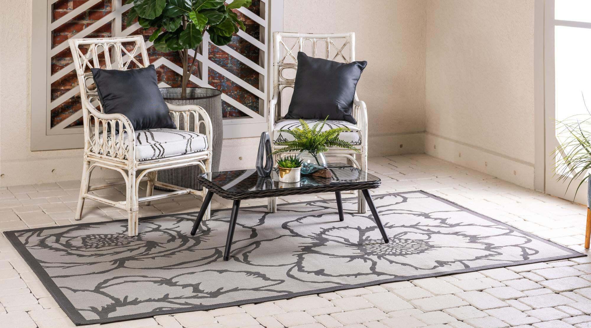 Unique Loom Outdoor Rugs - Outdoor Botanical Floral 5x8 Rug Gray & Light Gray