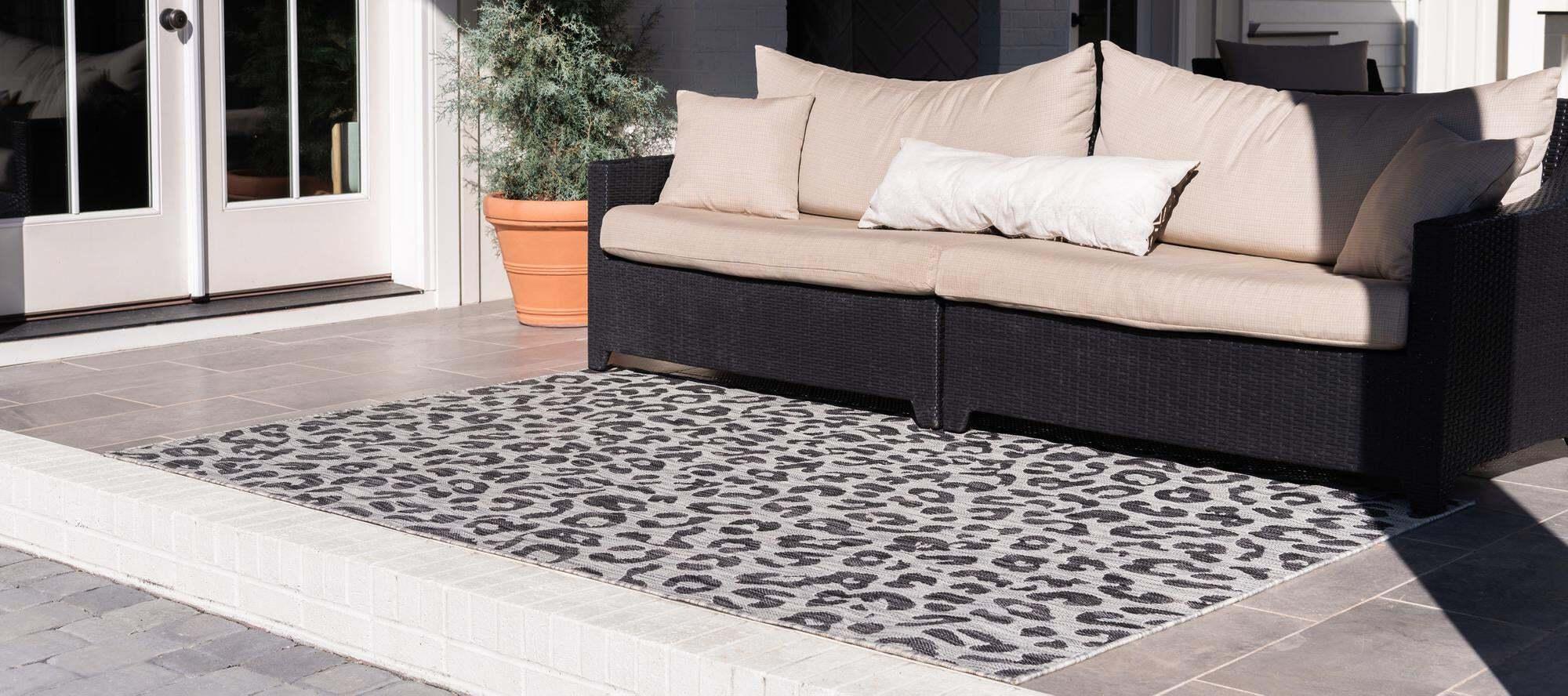 Unique Loom Outdoor Rugs - Outdoor Safari Animal Print Rectangular 9x12 Rug Black & Light Gray