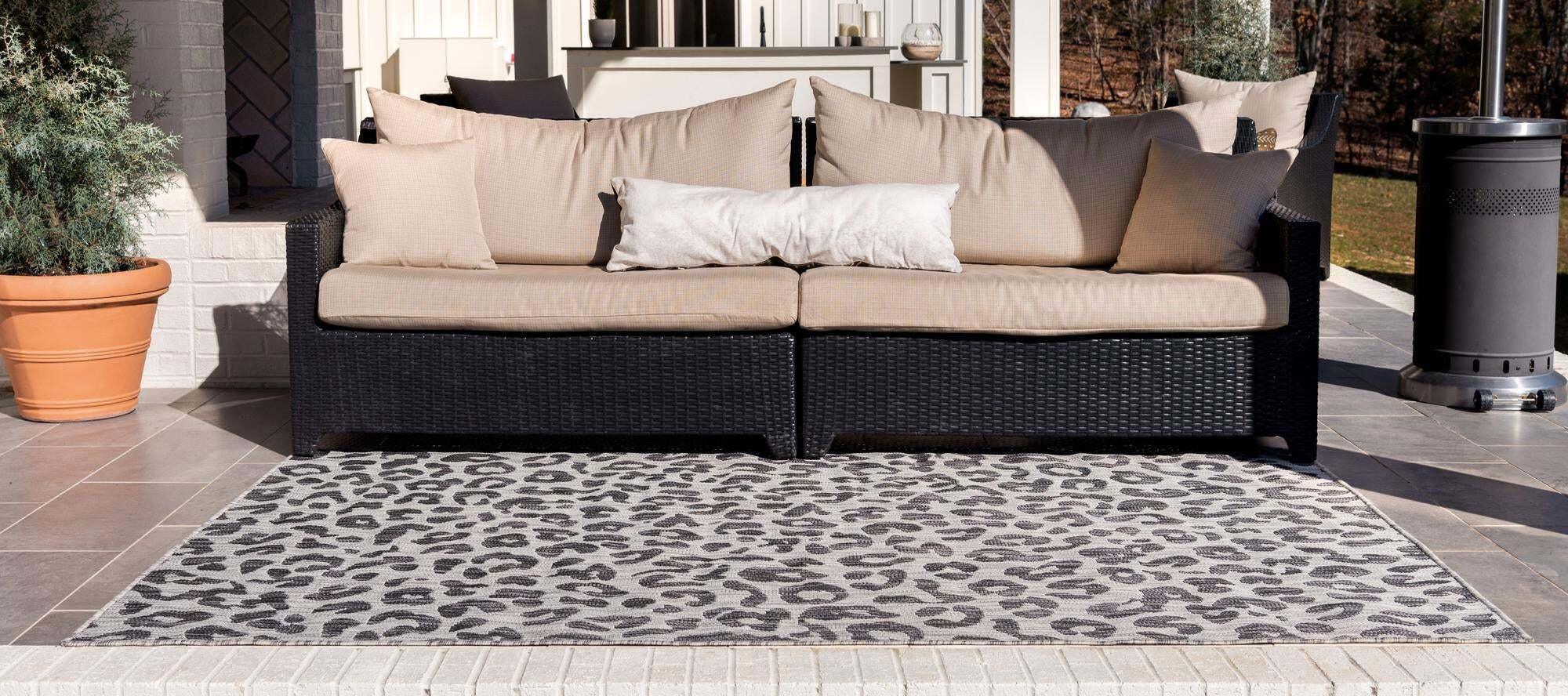 Unique Loom Outdoor Rugs - Outdoor Safari Animal Print Rectangular 9x12 Rug Black & Light Gray