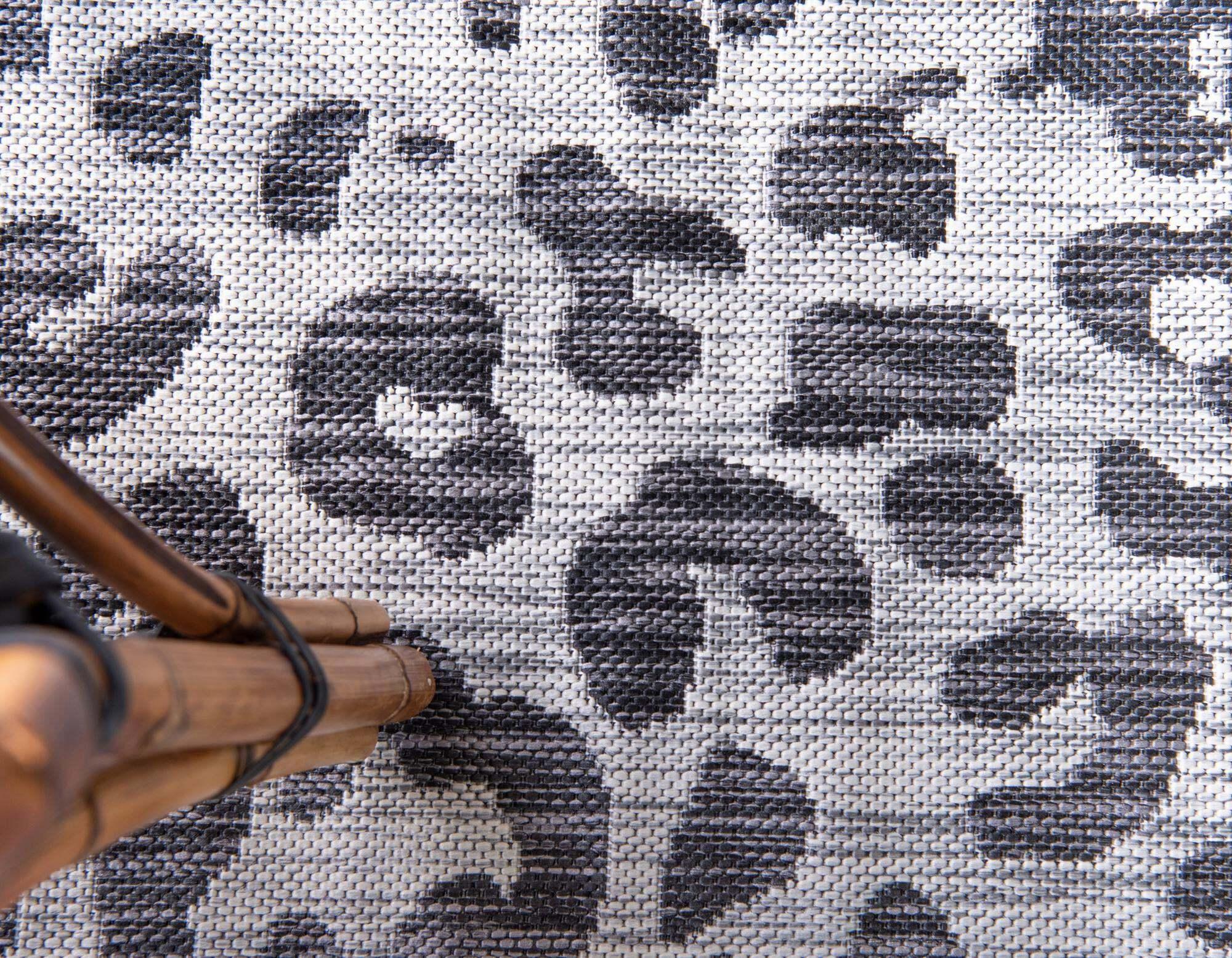 Unique Loom Outdoor Rugs - Outdoor Safari Animal Print Rectangular 9x12 Rug Black & Light Gray