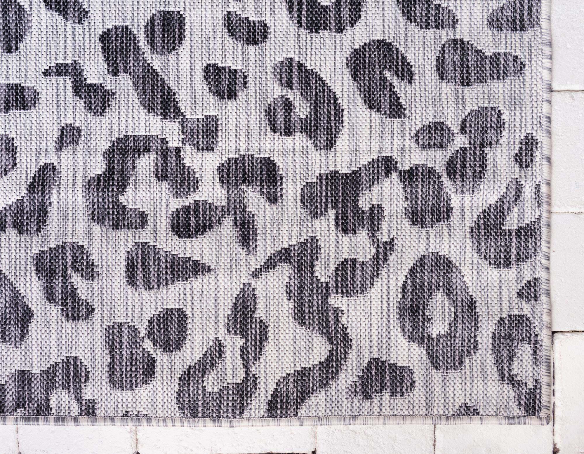 Unique Loom Outdoor Rugs - Outdoor Safari Animal Print Rectangular 9x12 Rug Black & Light Gray