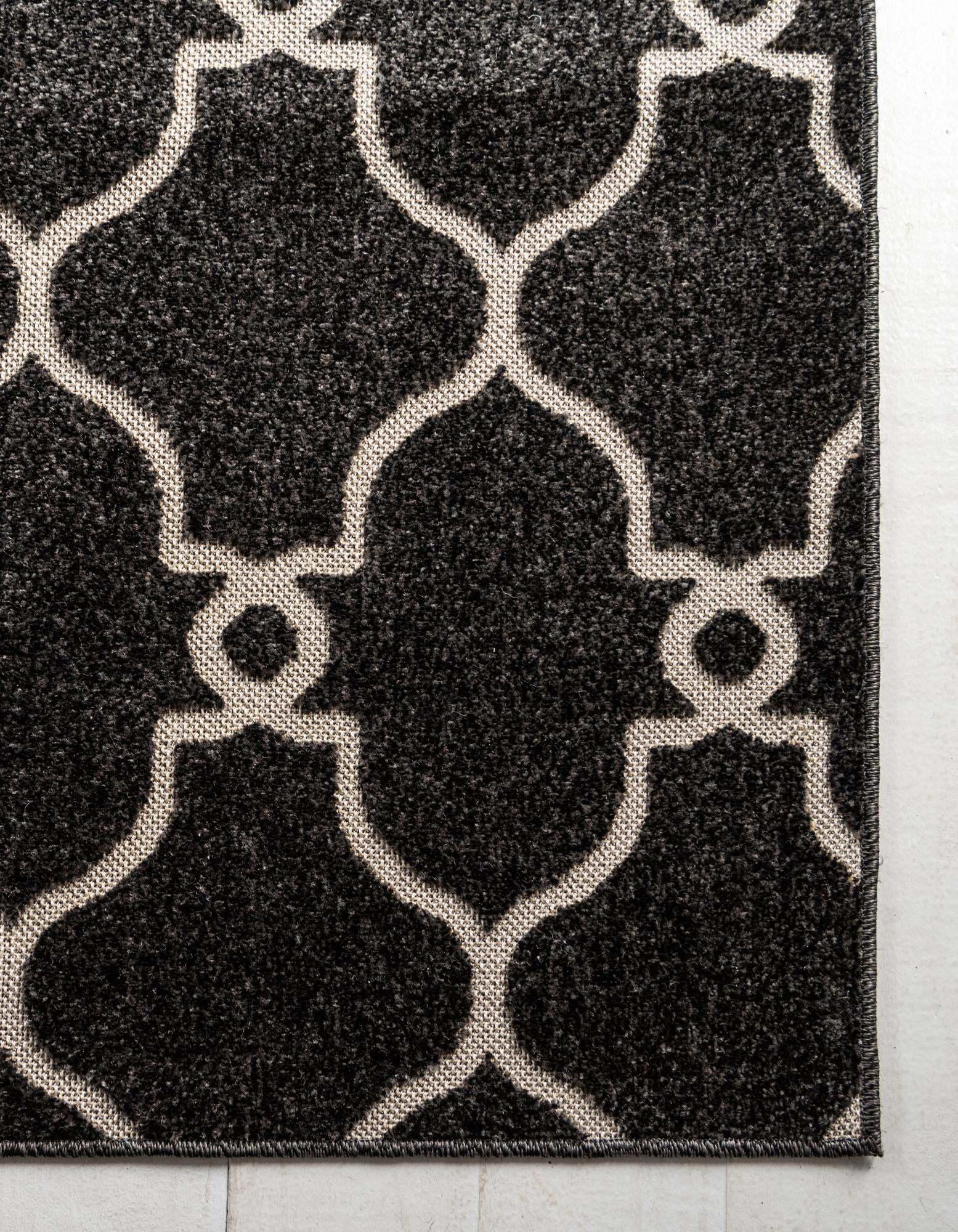 Unique Loom Outdoor Rugs - Outdoor Trellis Geometric Rectangular 8x10 Rug Black & Ivory