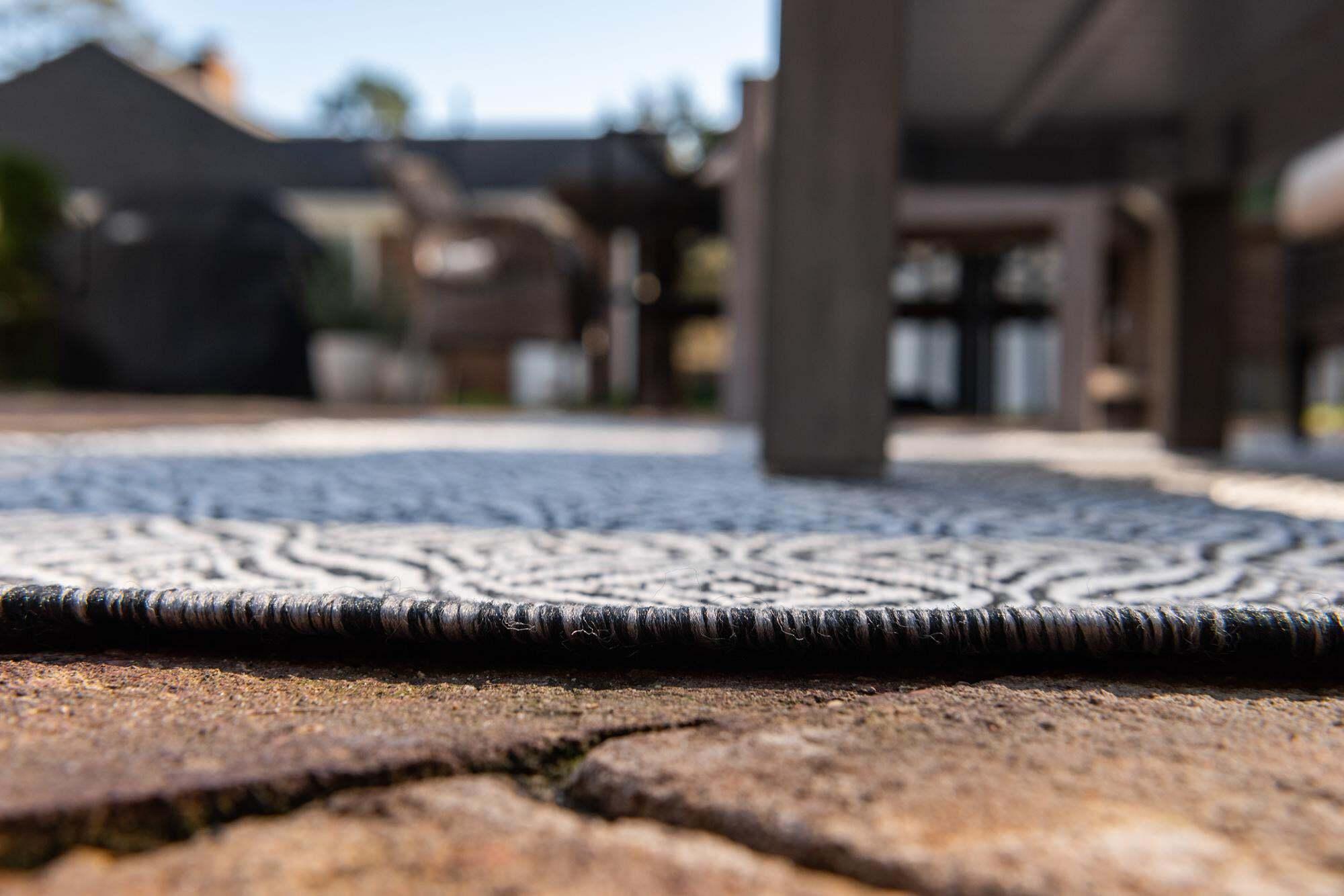 Unique Loom Outdoor Rugs - Outdoor Trellis Trellis 4x6 Rug Charcoal & Ivory