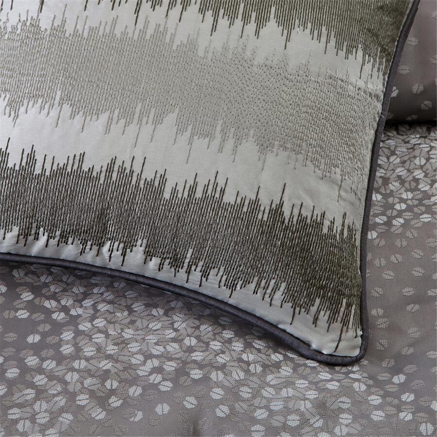 Olliix.com Comforters & Blankets - Quinn Transitional 7 Piece Comforter Set Gray Cal King