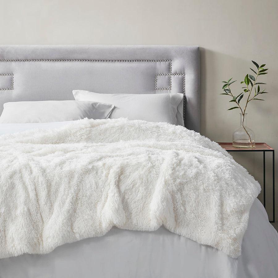 Olliix.com Comforters & Blankets - Shaggy Fur Weighted Blanket Ivory BR51-3079