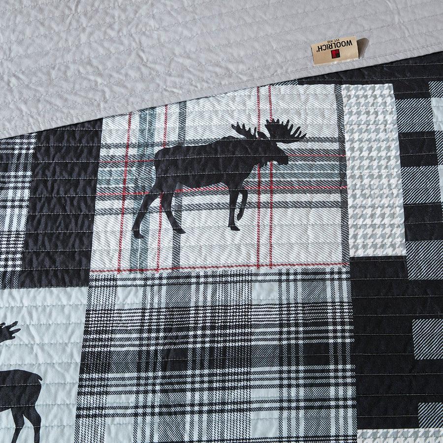 Olliix.com Comforters & Blankets - Sweetwater Lodge/Cabin Oversized 4 Piece Quilt Set King/CalKing Black & Gray