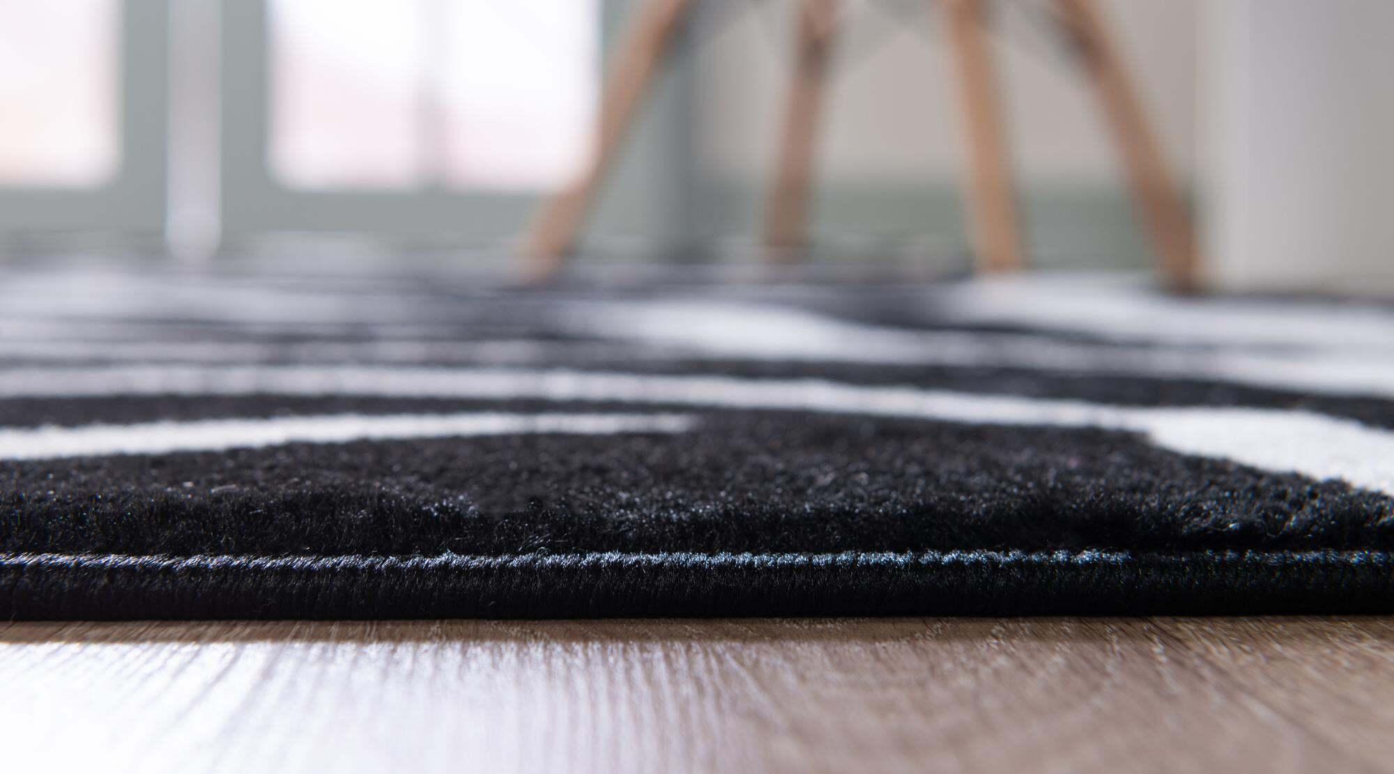Unique Loom Indoor Rugs - Wildlife Animal Print 5x8 Rug Black & Ivory