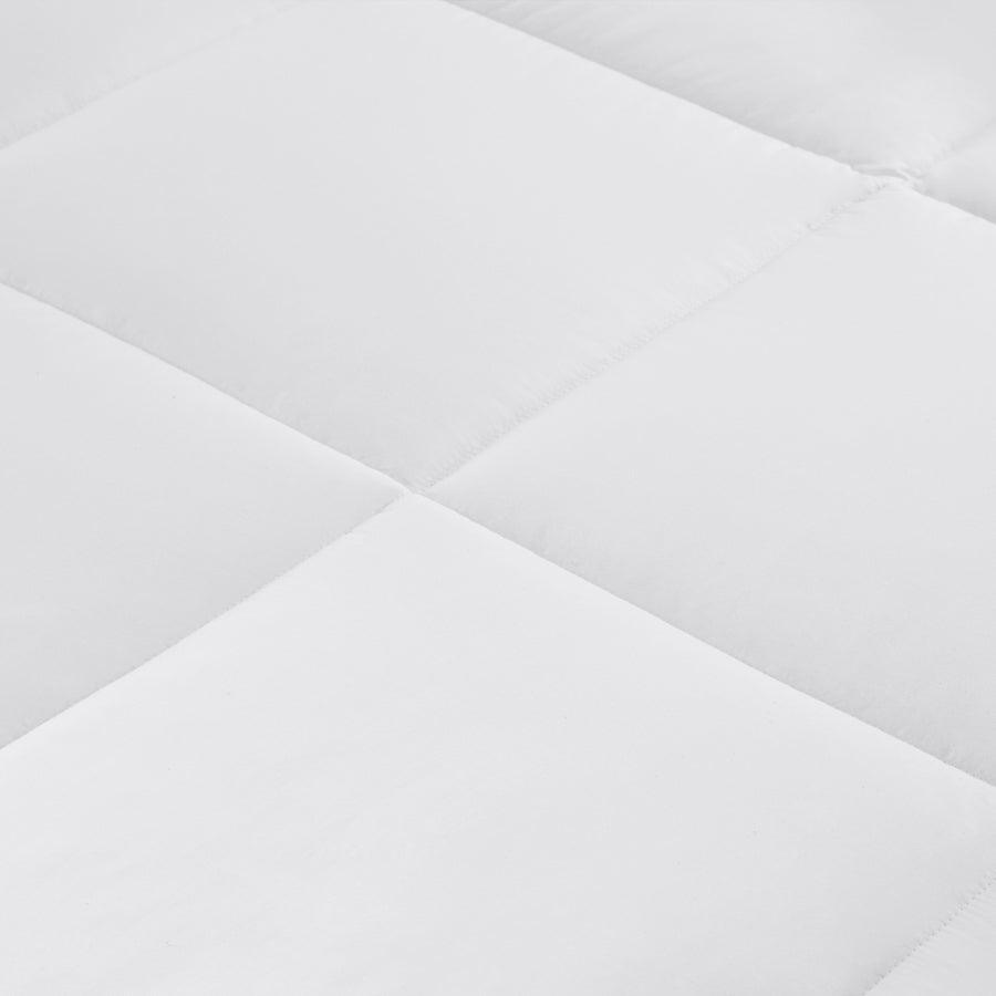 Olliix.com Comforters & Blankets - Winfield 300 TC Cotton 90 " W Percale Luxury Down Alternative Comforter White Full/Queen