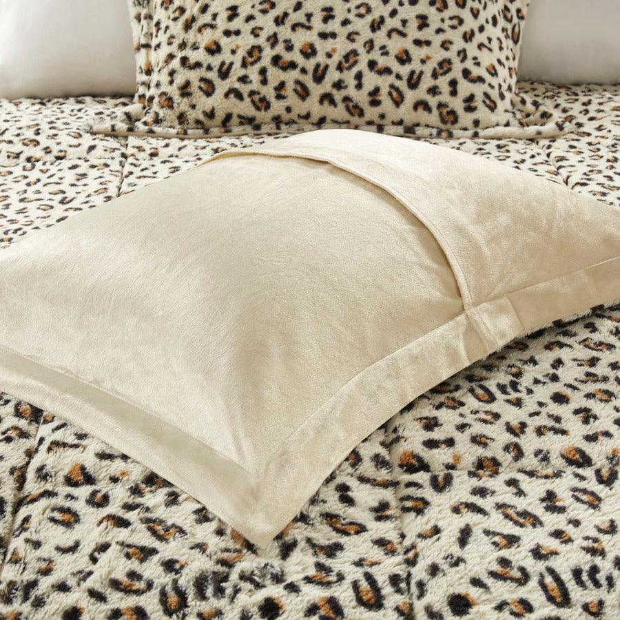 Olliix.com Comforters & Blankets - Zuri Full/Queen/14X20" Comforter (Set) Cheetah