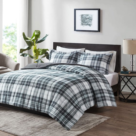 Olliix.com Comforters & Blankets - 3M Scotchgard Down Alternative All Season Comforter Set Black/White Full/Queen