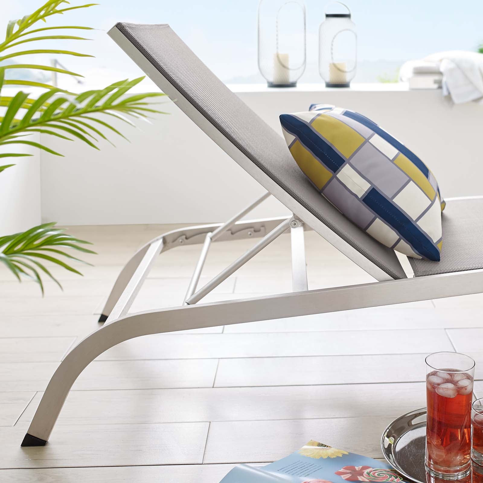 Modway Outdoor Loungers - Savannah Mesh Chaise Outdoor Patio Aluminum Lounge Chair Gray