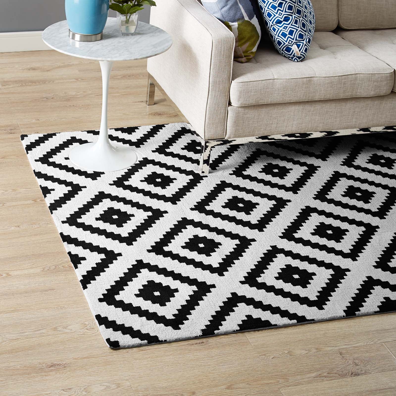 Modway Indoor Rugs - Alika 8' x 10' Area Rug Black & White